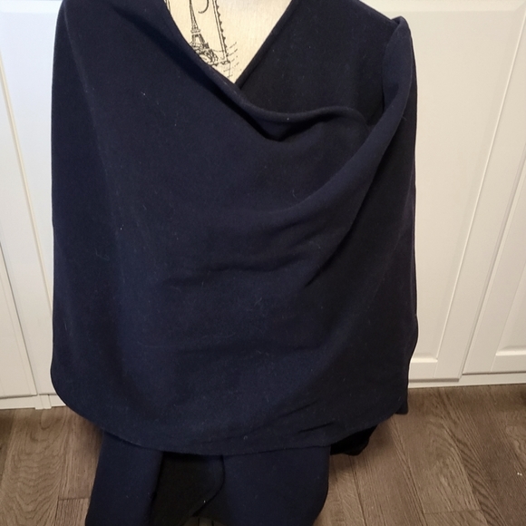 Deep Navy Wrap Cape...Wool - Picture 3 of 10
